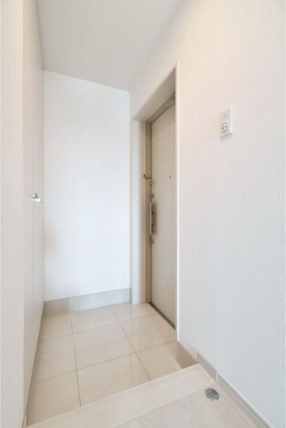 玄関　初期費用分割可★ご希望の場所まで無料送迎サービス付♪