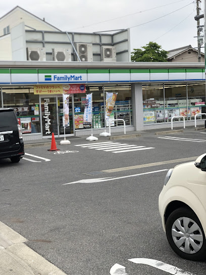 コンビニ　ファミリーマート 千種天満通店（コンビニ）まで517m