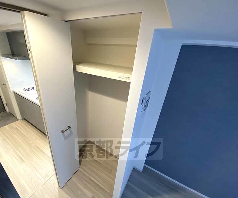 収納　洋服や日用品などが収納できます。