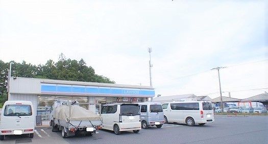 コンビニ　ローソン 日高原宿東店（コンビニ）まで300m