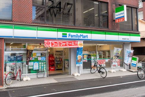 コンビニ　ファミリーマート 東池袋四丁目店（コンビニ）まで208m