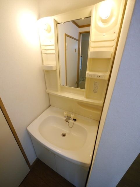 洗面設備　★忙しい朝に便利な独立洗面台★