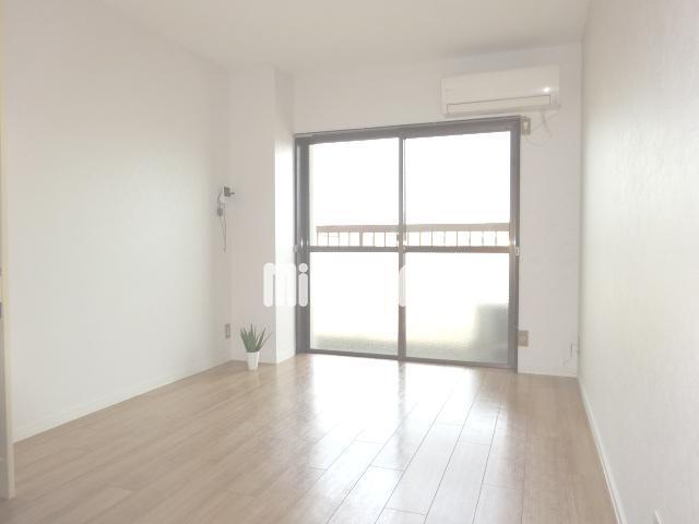 居室・リビング　６．５帖の落ち着いたリビングです