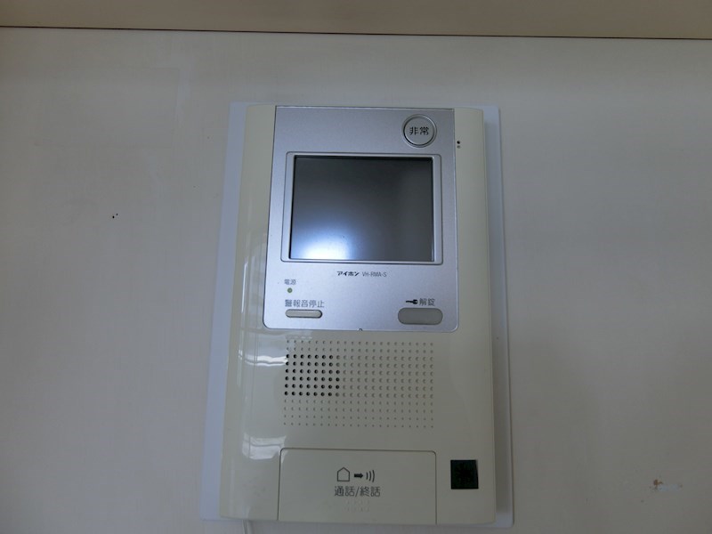 セキュリティ　来訪者の確認ができ安心のモニター付インターホン設置