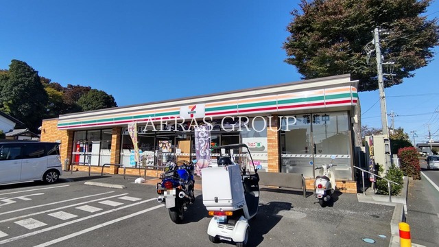 コンビニ　セブン-イレブン 川越的場駅北店（コンビニ）まで588m