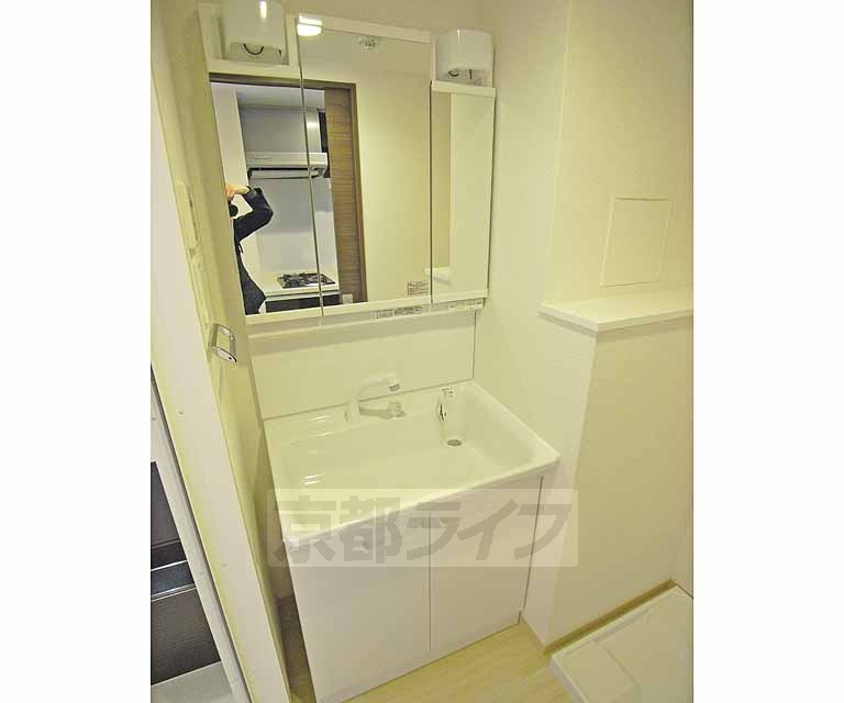 洗面設備　独立洗面台です