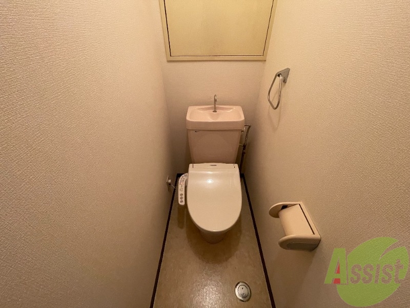 トイレ　温水洗浄便座なので、冬でも快適に使えますね。