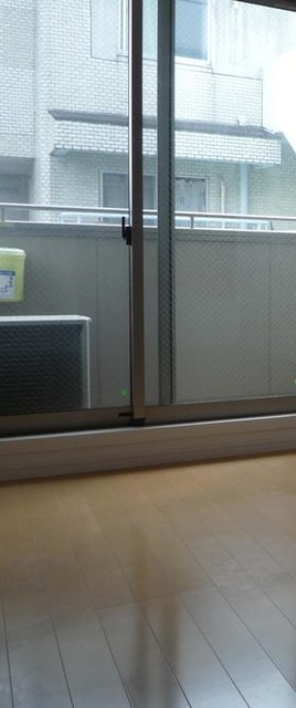 居室・リビング　室内はフローリングです