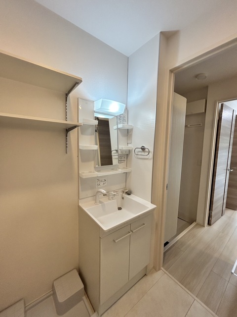 洗面設備　別部屋参考写真です