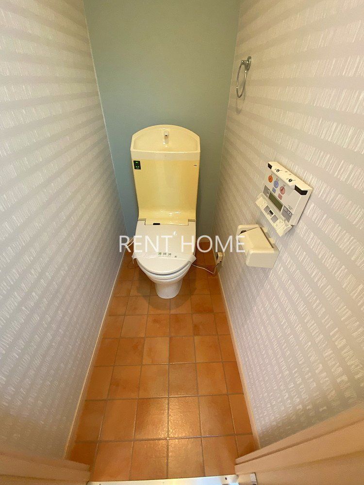 トイレ　ウォシュレット付き