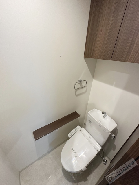 トイレ　温水洗浄便座付き