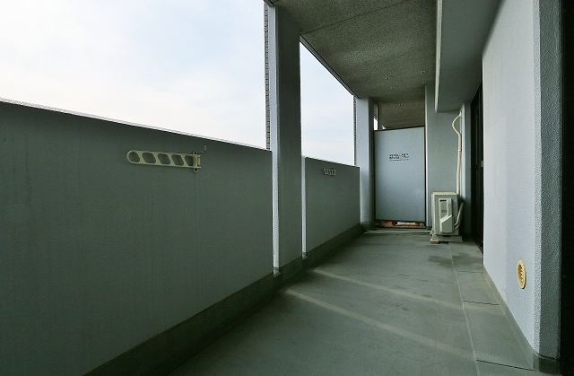 バルコニー　日当たり良好バルコニー