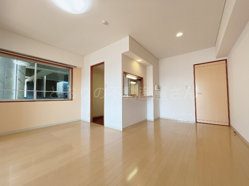 居室・リビング　カウンターキッチンのあるリビング