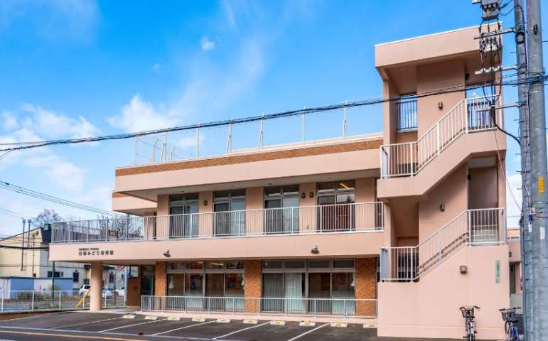 幼稚園・保育園　白楊みどり保育園（幼稚園・保育園）まで434m