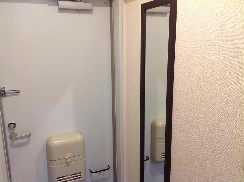 その他　姿見があるので出かける際は要チェックですね。