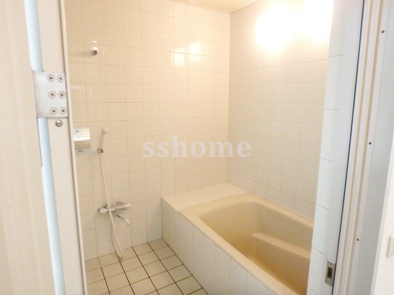 バス・シャワールーム　バスルーム