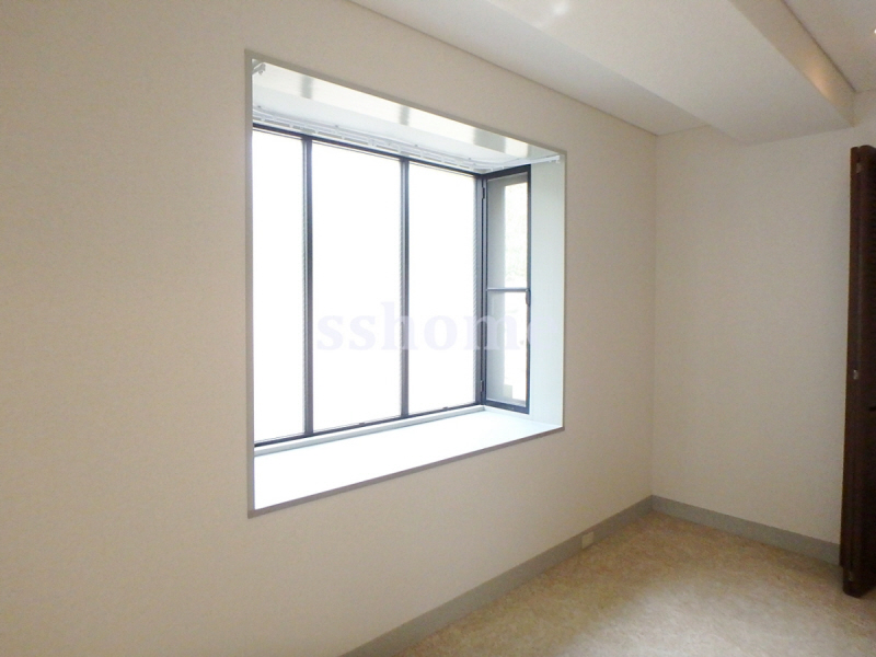 その他　出窓も大きい☆