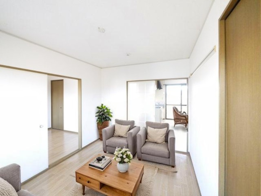 居室・リビング　CGで家具等を配置したもので家具等は含まれません