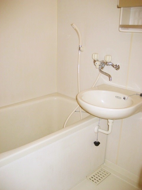 バス・シャワールーム　他のお部屋のお写真です。