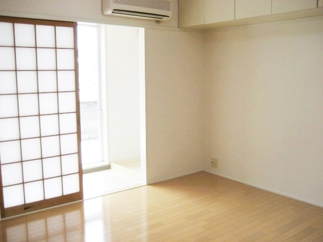 居室・リビング　他のお部屋のお写真です。