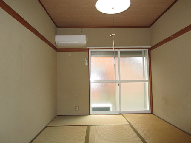 コーポgenの居間写真