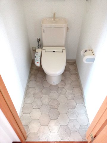 トイレ　温水洗浄暖房便座