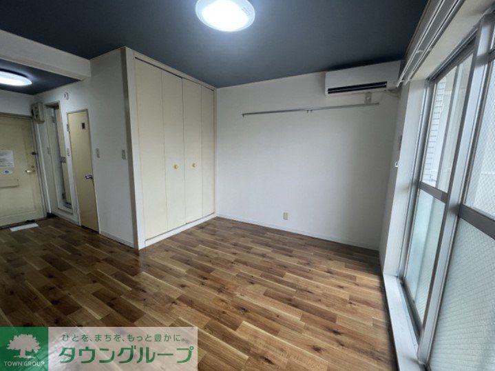 居室・リビング　エントランス