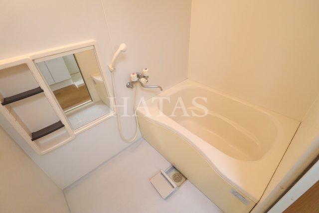 バス・シャワールーム　同物件別部屋です（間取り反転）