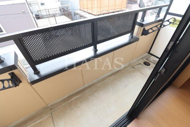 バルコニー　同物件別部屋です（間取り反転）