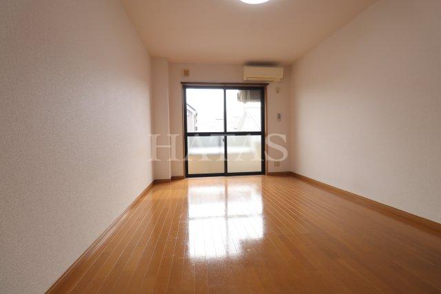 居室・リビング　同物件別部屋です（間取り反転）