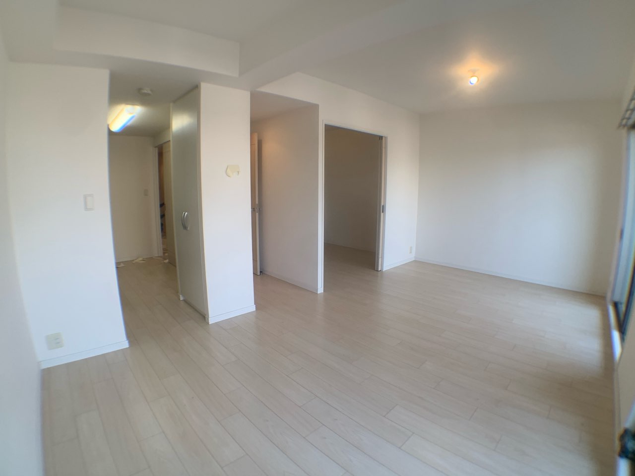 居室・リビング　明るいリビングです♪