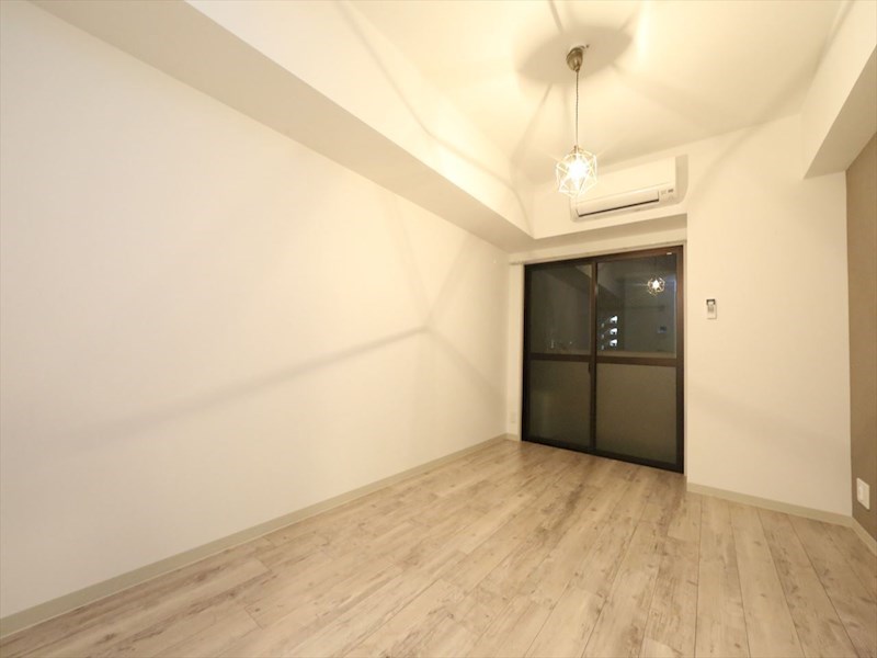 バルコニー　洋室7.7帖　エアコン完備　バルコニー