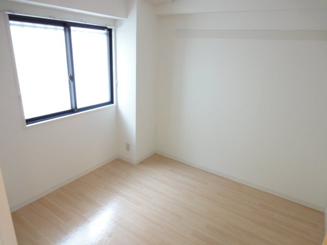 その他部屋・スペース　同物件別号室の写真（反転）です。