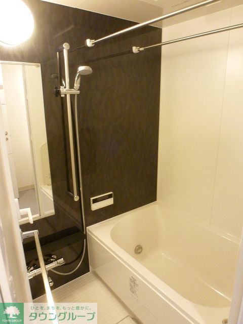 バス・シャワールーム　Bタイプ2014年9月撮影 同タイプ1202号室の写真です。