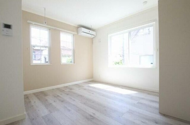 居室・リビング　室内