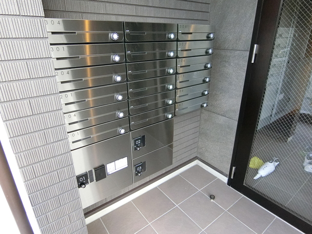 ロビー　宅配ＢＯＸもございます