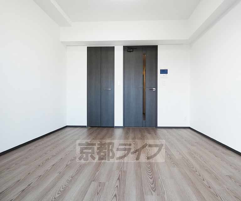 居室・リビング　・階数によって床・建具の色が異なります