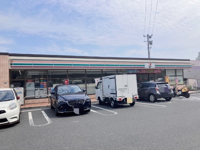 コンビニ　セブンイレブン小倉附属小前店（コンビニ）まで641m