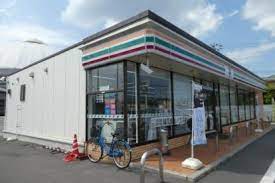 コンビニ　セブンイレブン倉敷上富井店（コンビニ）まで700m