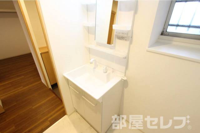 洗面設備　２０２号室の写真です。