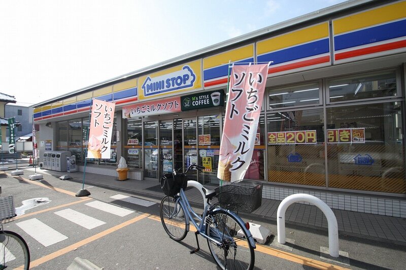 コンビニ　ミニストップ名古屋金城町店（コンビニ）まで32m