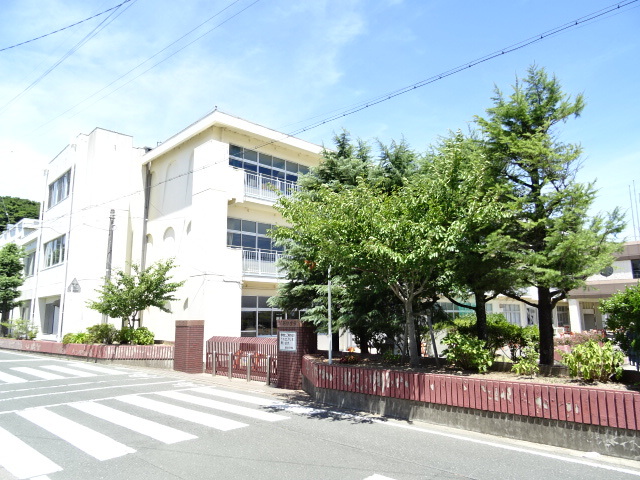 小学校　湖西市立新居小学校（小学校）まで1135m