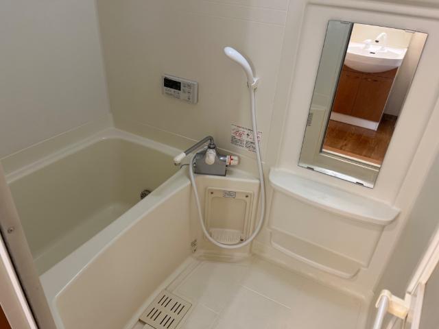 バス・シャワールーム　バス