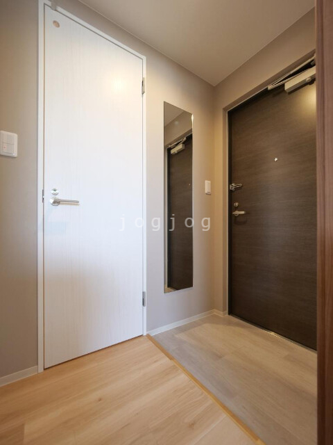 玄関　姿見鏡でお出かけ前のファッションチェック♪