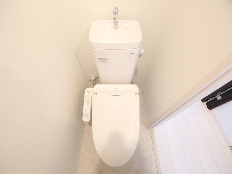 トイレ　温水洗浄暖房便座付トイレ