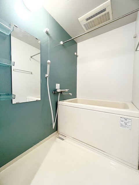 バス・シャワールーム　浴室乾燥・暖房・２４時間換気機能付き