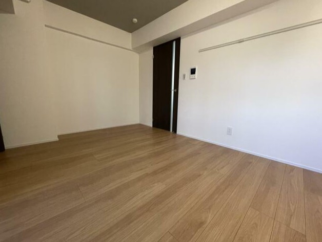 その他部屋・スペース　広くて明るい寝室