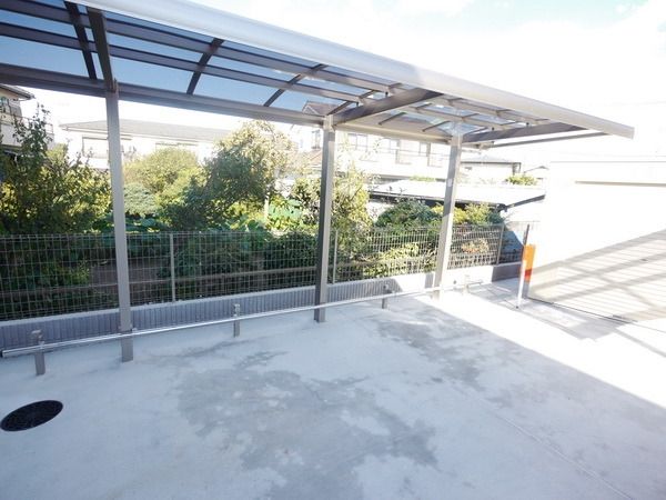 その他共有部分　★敷地内の屋根付駐輪場です★