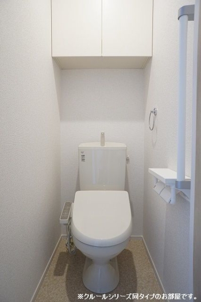 トイレ　※参考写真　同建築メーカー施工の同間取完成他物件のものです。
