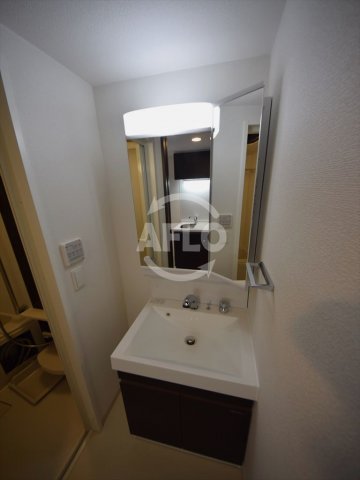 洗面設備　クリスタルグランツ難波WEST　洗面化粧台